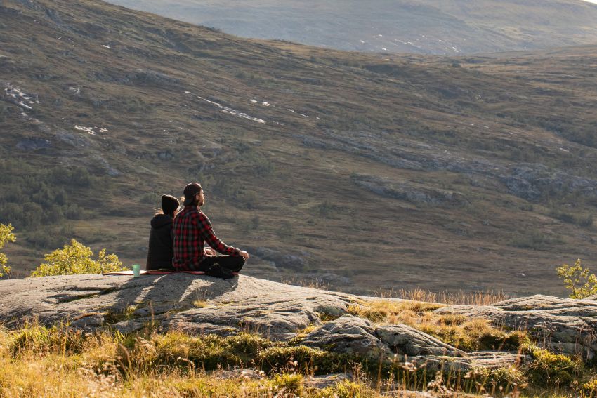 zwei Medititierenden